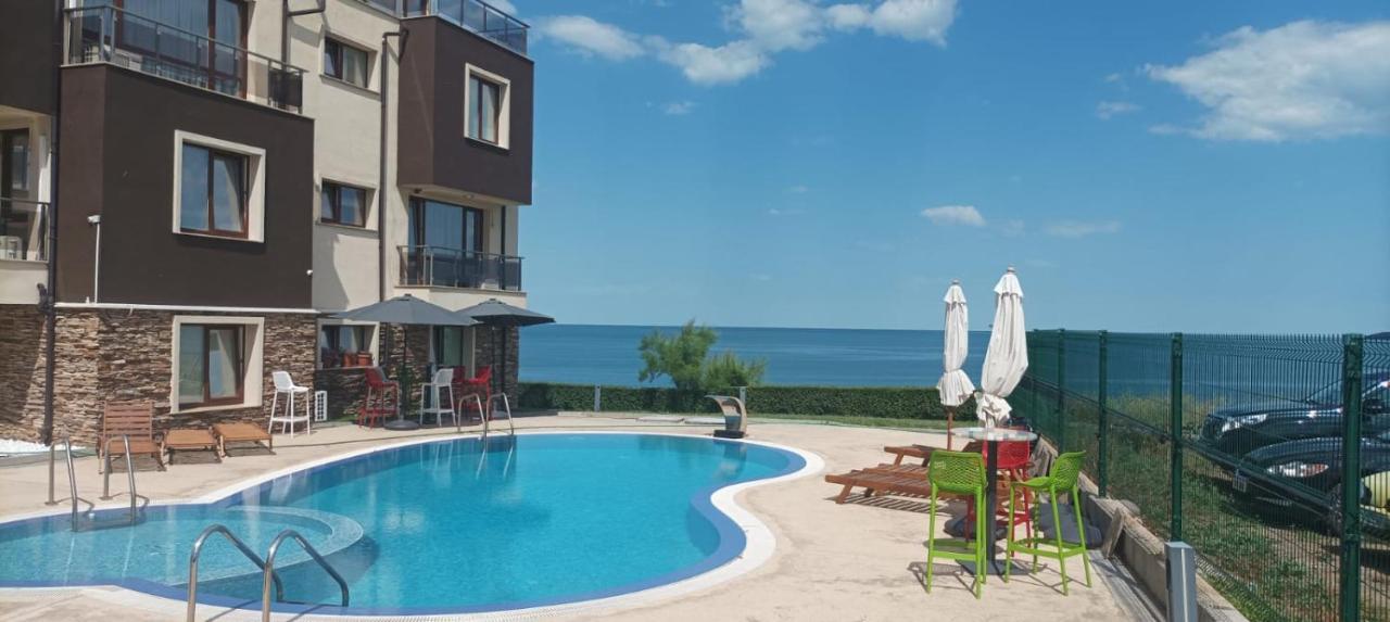 Swan Bay Complex Apartment Chernomorets Bagian luar foto