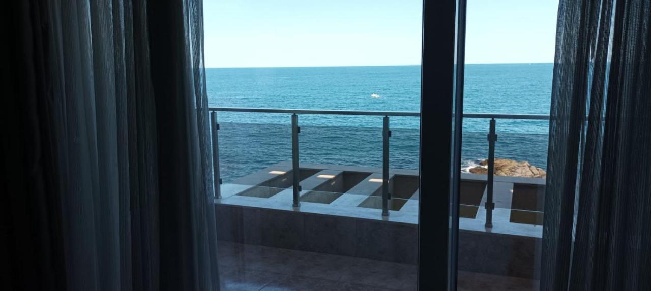 Swan Bay Complex Apartment Chernomorets Bagian luar foto