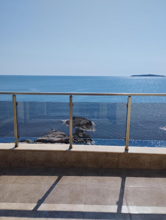 Swan Bay Complex Apartment Chernomorets Bagian luar foto