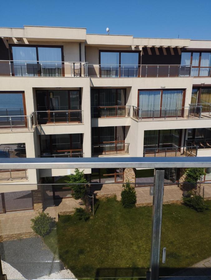 Swan Bay Complex Apartment Chernomorets Bagian luar foto
