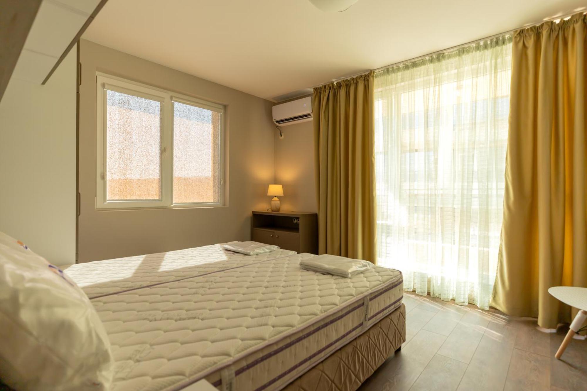 Swan Bay Complex Apartment Chernomorets Bagian luar foto